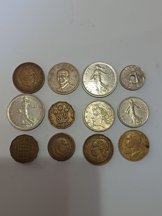 Moedas antigas de vários países