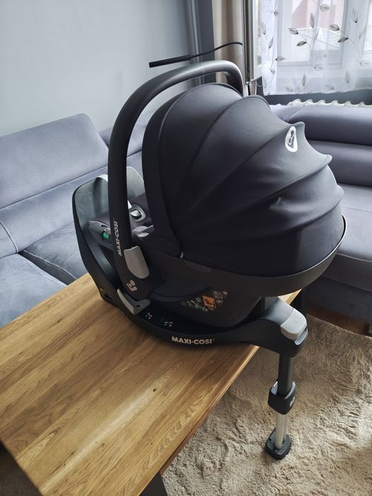 Maxi Cosi pebble 360 z baza
