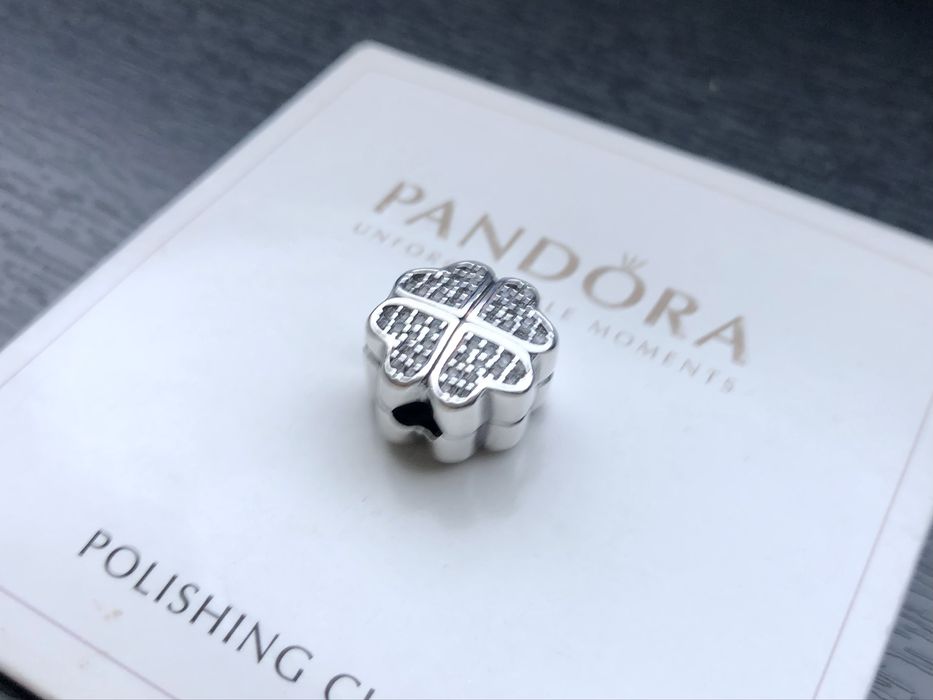 Nowy piękny srebrny charms koniczynka s925 do bransoletki typu pandora