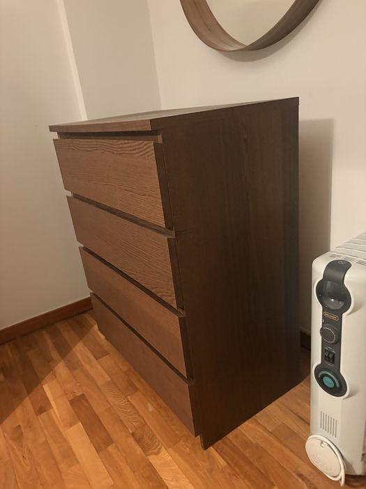 Cómoda MALM IKEA – 4 Gavetas Castanho Escuro (como nova)