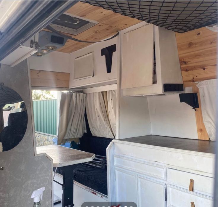 Renault trafic legalizada como caravana com 6 lugares sentados