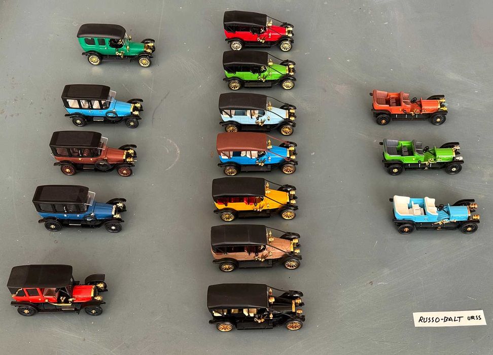 RUSSO-BALT (Ex-URSS)_15 modelos. Escala 1/43