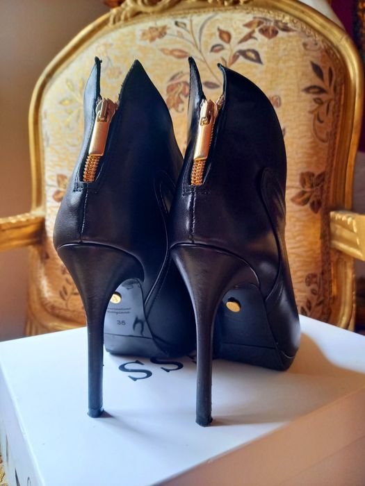 Conhpol czarne botki ze złotym zamkiem skóra naturalna premium r. 35