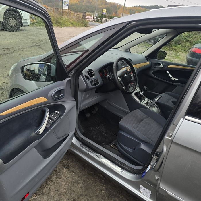 Ford Galaxy  max  ghia opcjia 7 osob