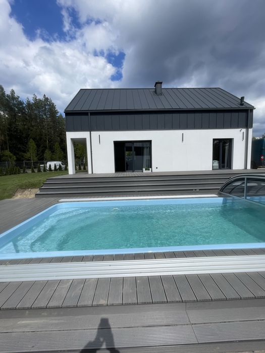 Dom z basenem na Mazurach