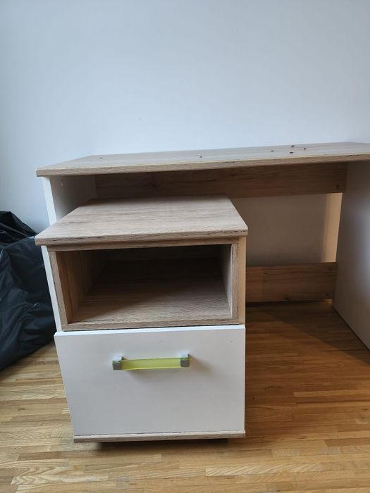 Solidne Biurko z ruchomym kontenerkiem i krzesłem