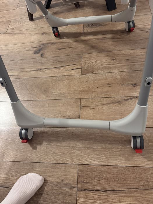 Krzeselko do karmienia peg perego