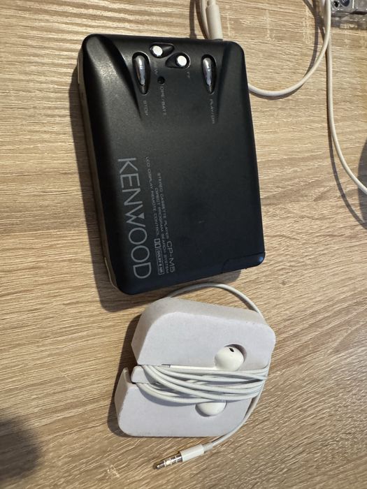 Kenwood CP-M5 касетний плеєр, дуже рідкісний. В дуже доброму стані……..