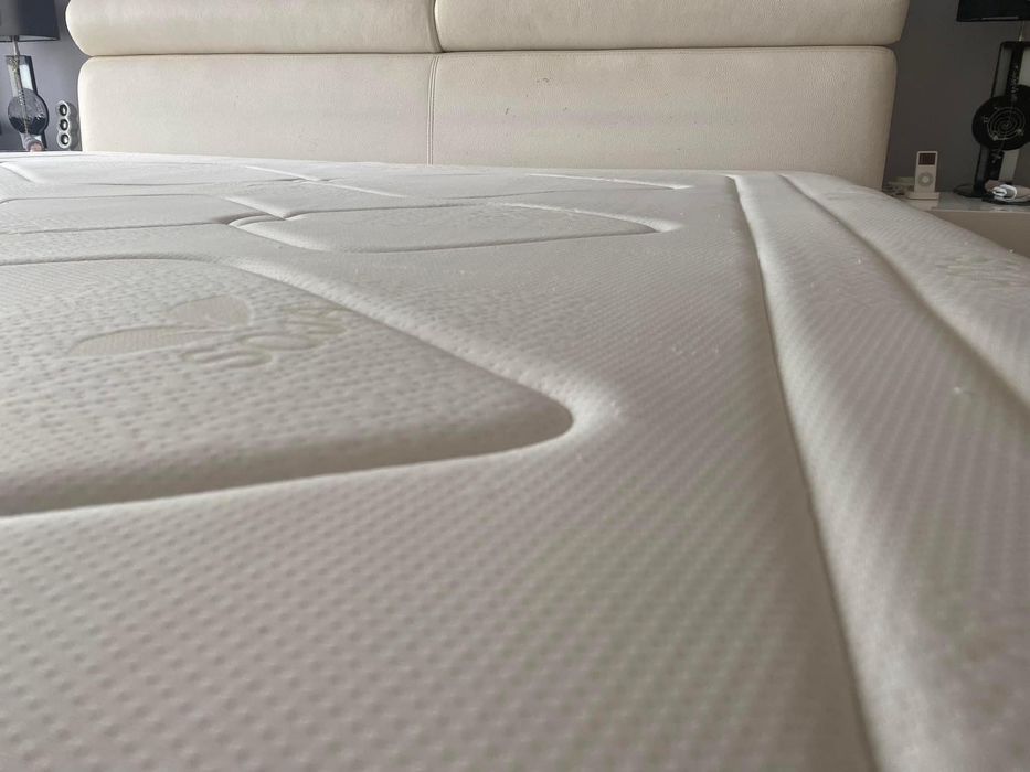 Colchao casal | 195 x 180 x 26