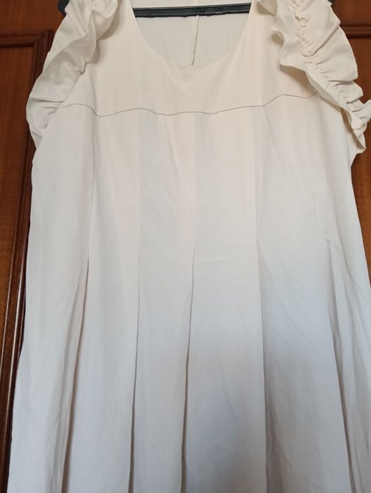Vestido comprido em bege