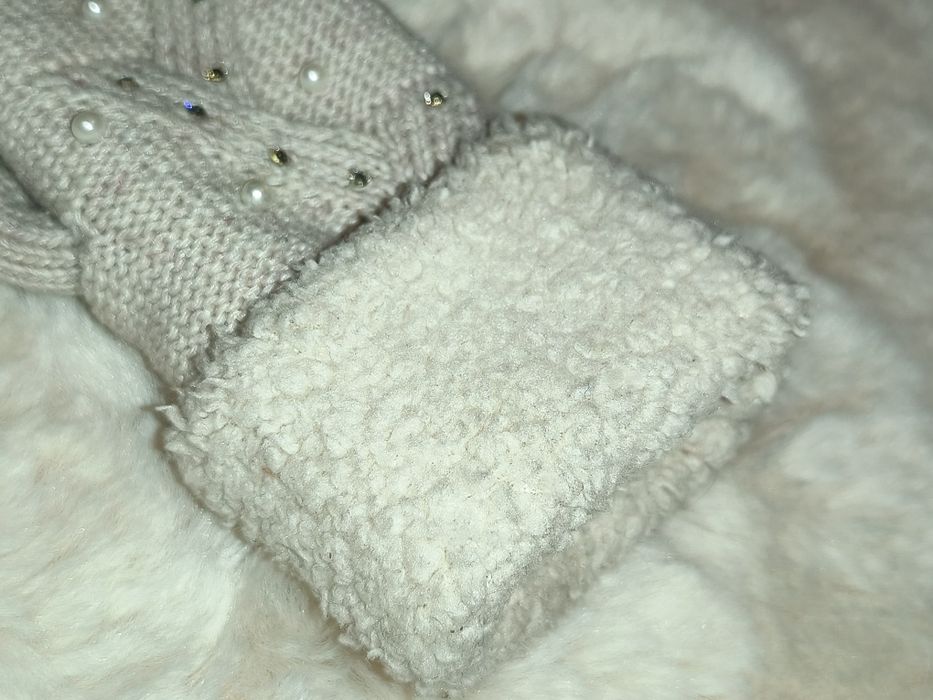 Grube ciepłe rękawiczki z perełkami i kryształkami