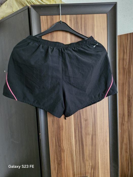 Spodenki krotkie damskie Nike rozmiar L stan idealny