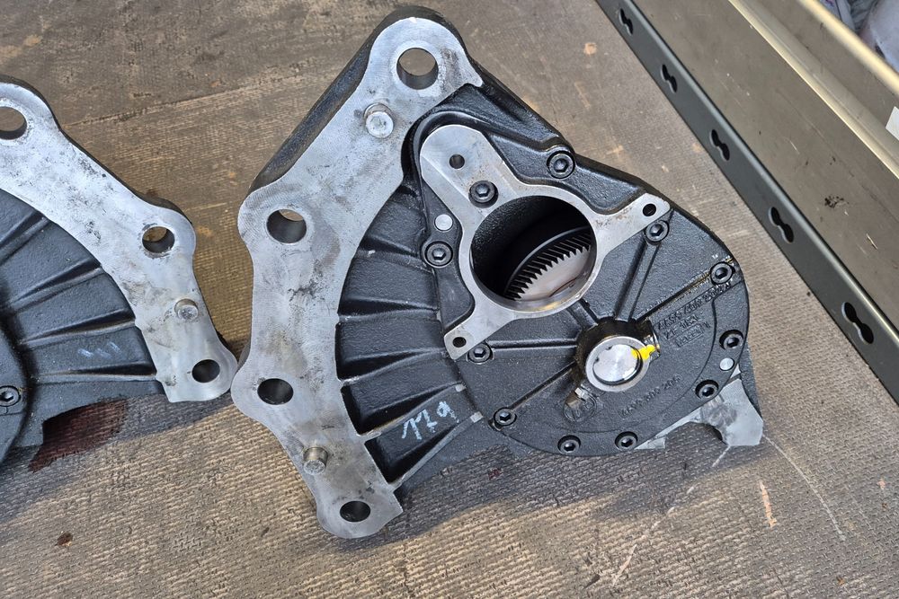 Zwrotnica Piasta R L wózek widłowy Toyota ZF G​P​2​5 46​9​9​82​5​1​87