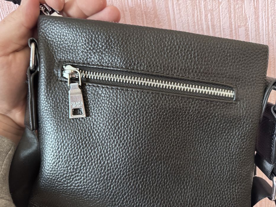 Продам сумку Prada