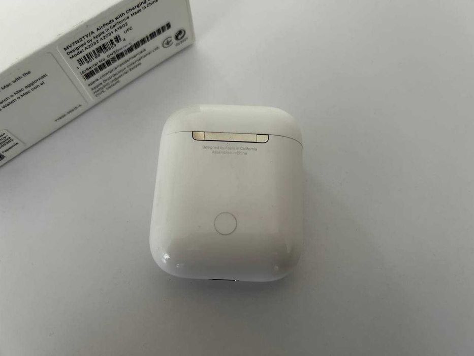 AirPods 2 (Original) — Відмінний стан, повний комплект.