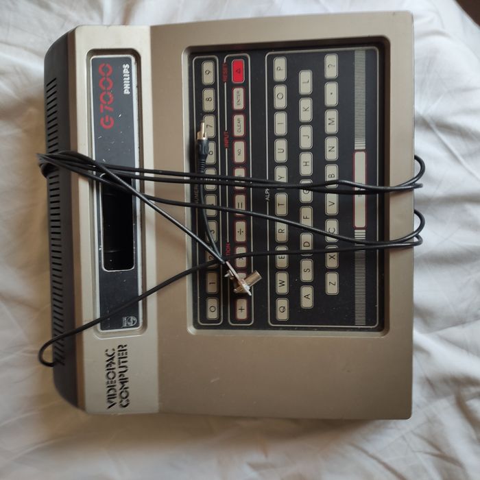 Игровая ретро консоль 8бит