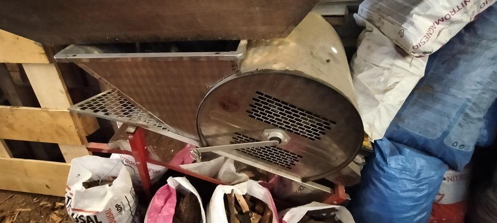 Ventilador/erguedor elétrico