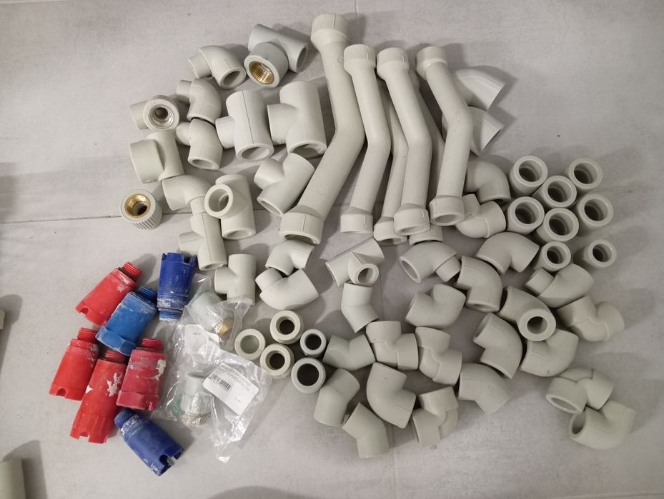 Pozostałości po budowie kształtki pp