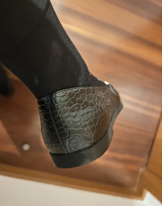 Sapatos pretos Mango