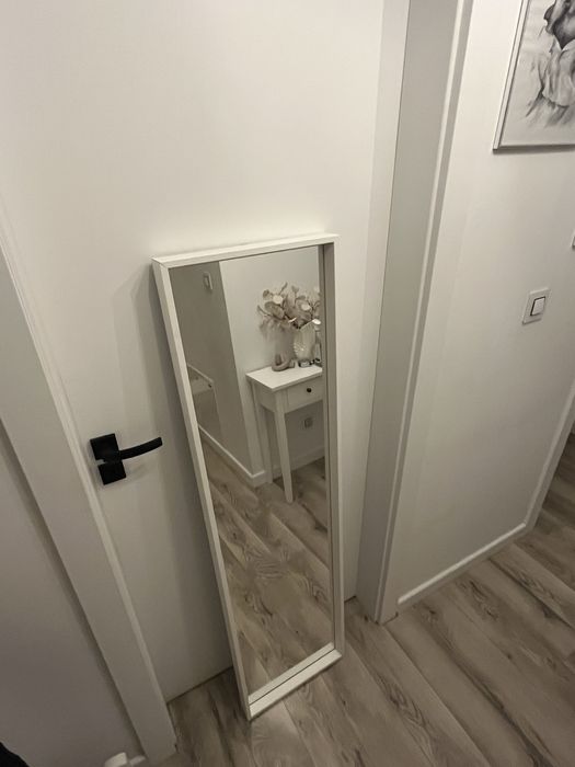 Lustro  Nissedal  z Ikea