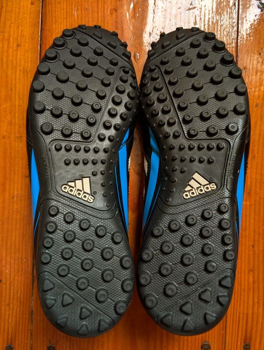 Сороконіжки Adidas. Розмір 41. 1/3