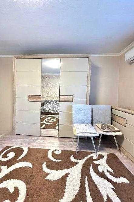 Крупногабаритная 1-комнатная квартира с ремонтом, Намыв, низкий этаж