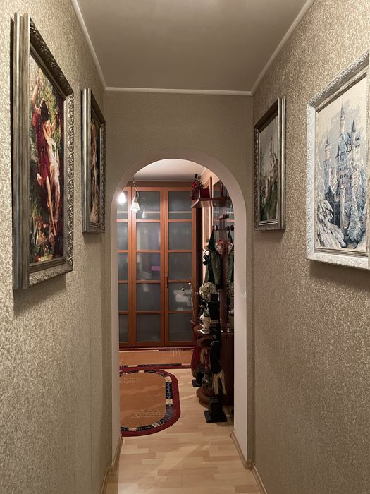 Квартира 3 кімнатна в центрі міста + гараж