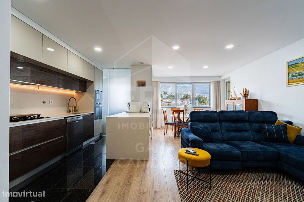 T2 no centro da cidade com vista MAR e cidade!