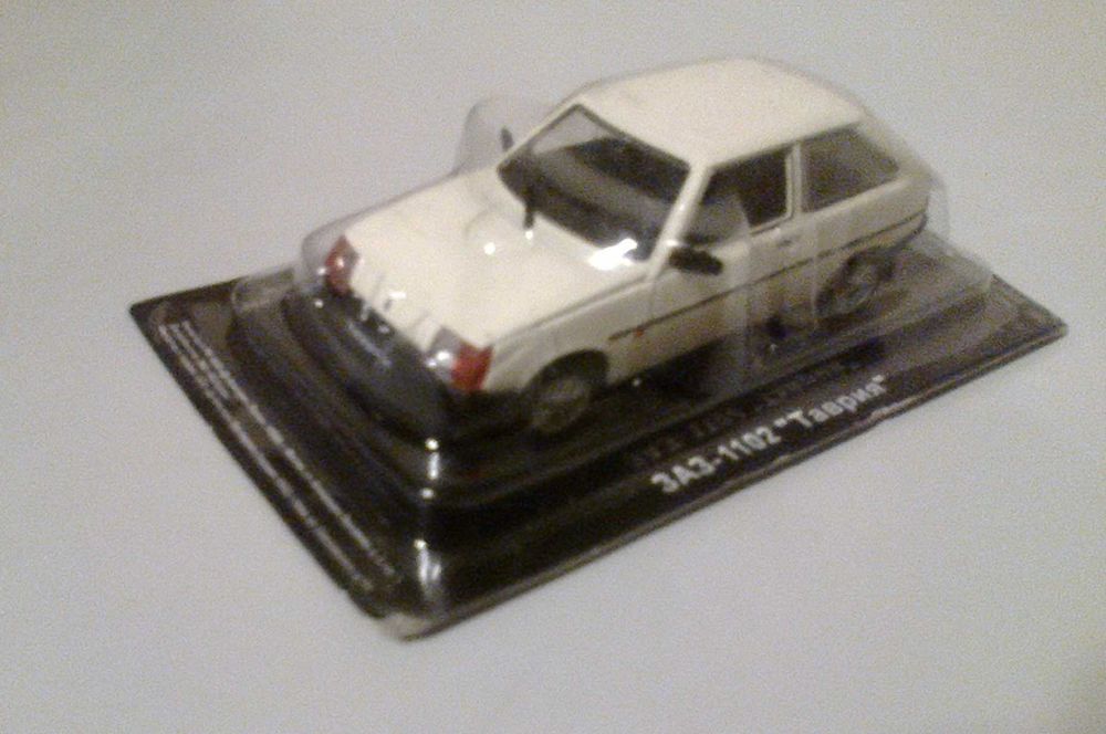 ЗАЗ 1102 "Таврия" - игрушка от DeAgostini из серии Автолегенды СССР