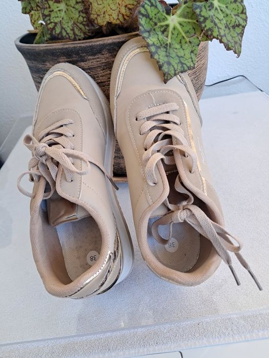 Tenis pepe geans  10€