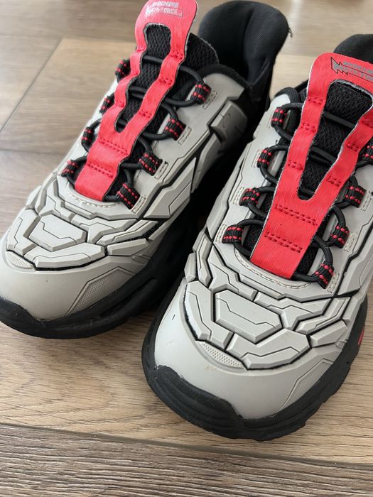 Skechers, 30.