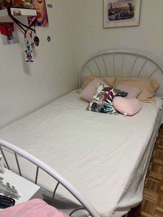Baixa de preço: Cama de casal + estrado + colchão