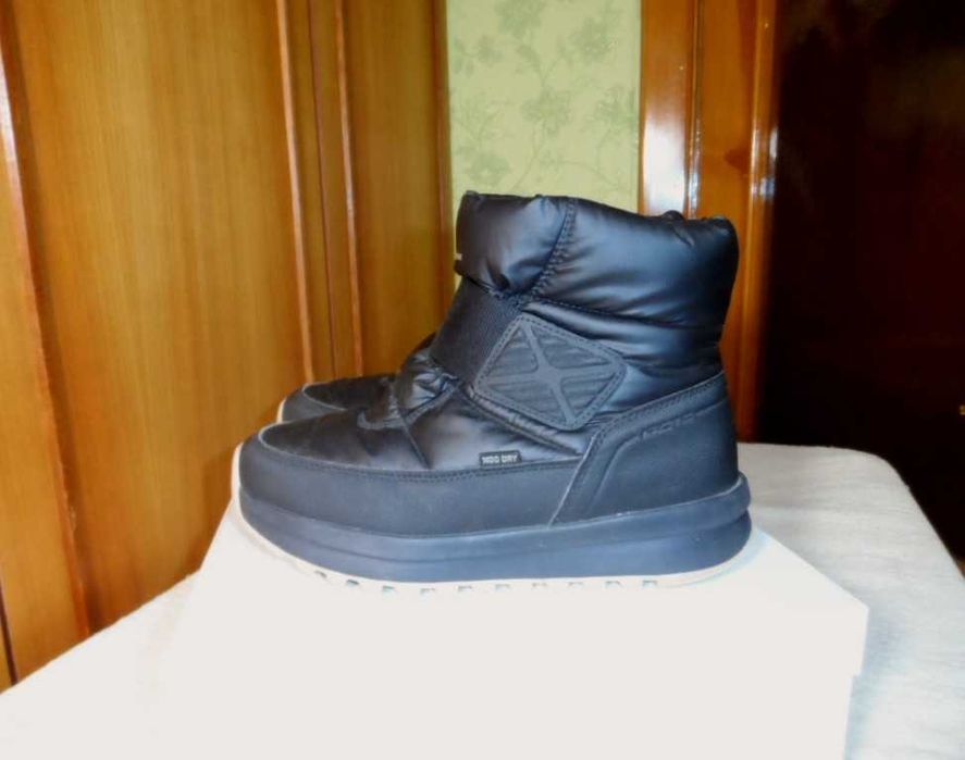 Теплые зимние сапоги - ботинки дутики Оutventure р. 35 - 36, 23 см