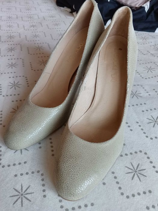 czółenka pantofle nowe Lasocki beżowe skóra 41