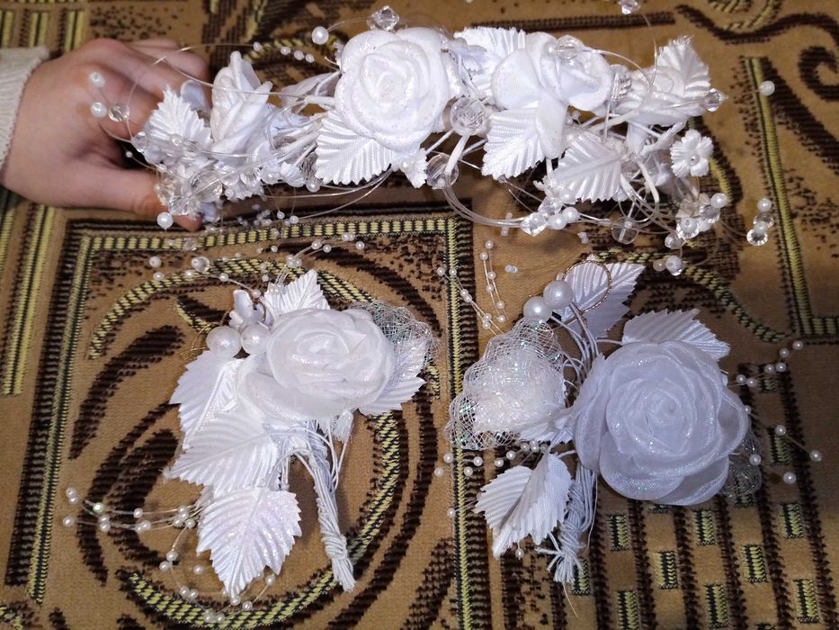 Бутоньєрки та віточка