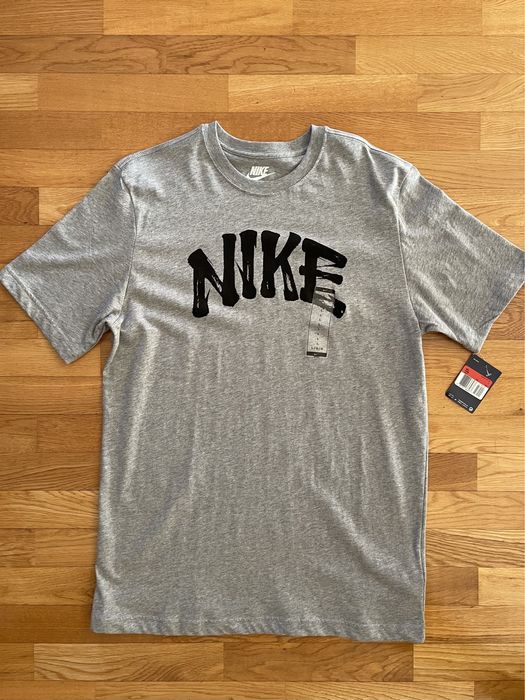 T Shirt  Nike homem tamanho L  nova com etiquetas