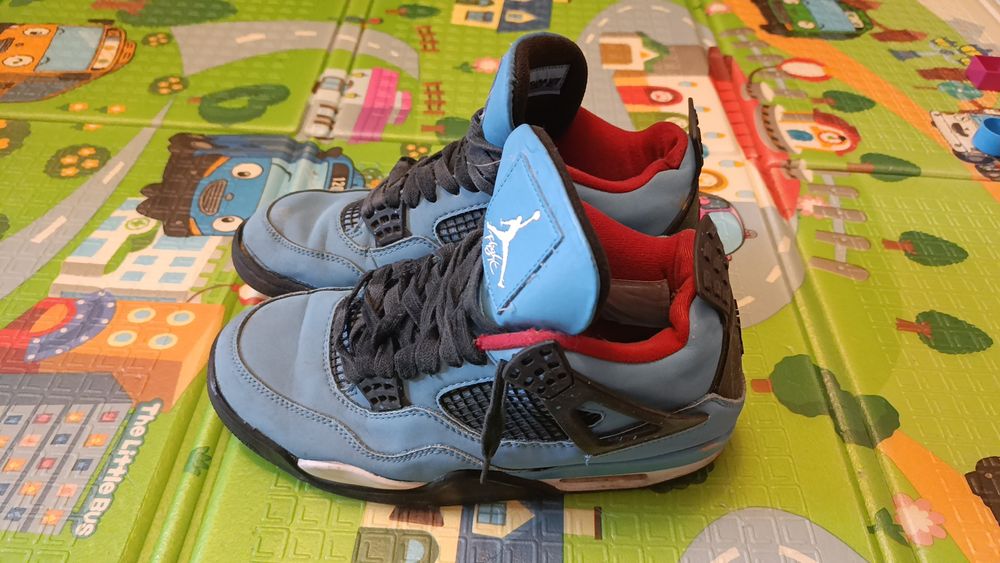 Nike air jordan 4 x Travis Scott