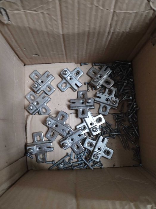 Dobradiças para Portas de Cozinha