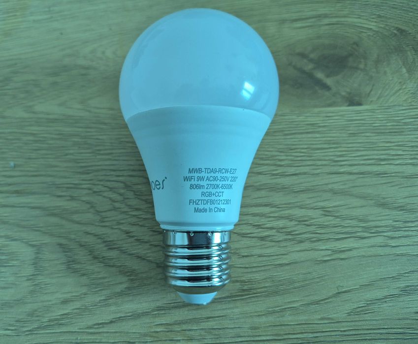 Inteligentna Żarówka Matter RGB LED E27 Moes MWB-TDA9-RCW-E27 Tuya + Gratis