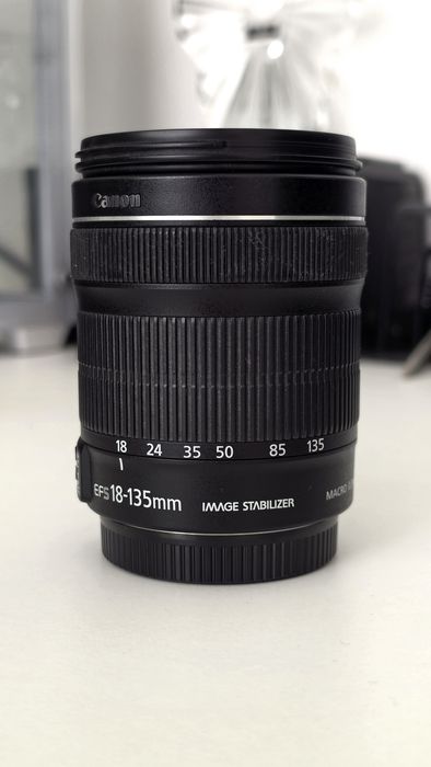Canon EF-S 18-135mm f/3.5-5.6 IS