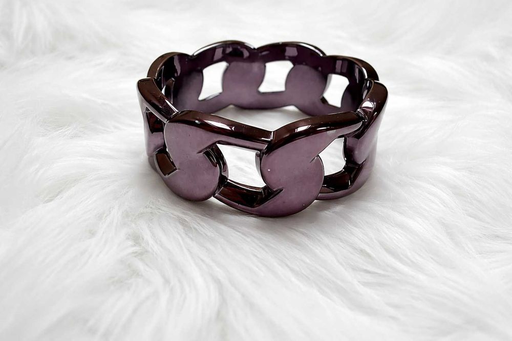 Brązowa metaliczna bransoletka w stylu łańcucha – elegancki dodatek