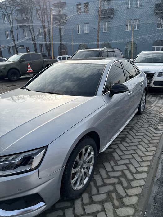 Продам Ауді А4 2020