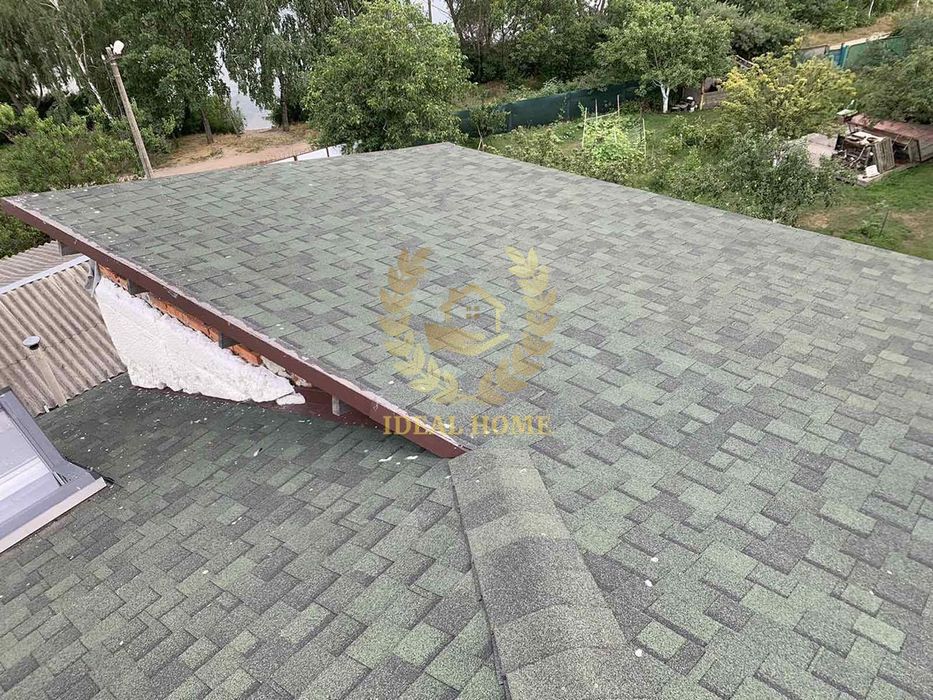 Продається дім біля метро Славутич на березі оз. Мартишів