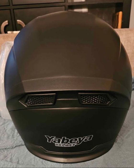Capacetes de moto novos com viseira solar