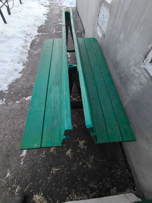 Продам столик и лавочки