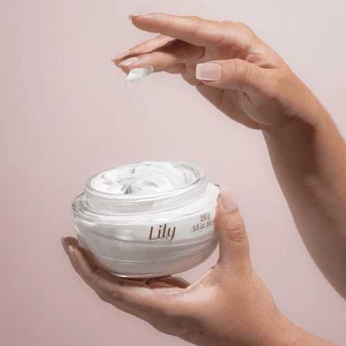 CREME HIDRATANTE ACETINADO LILY, 250G