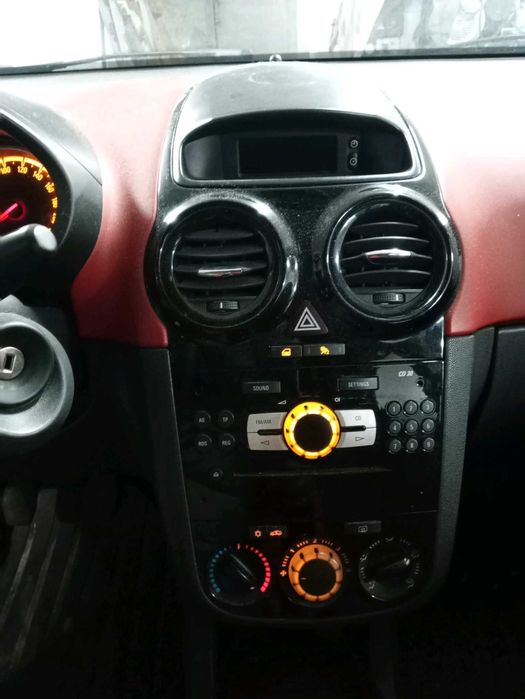 Opel Corsa D Piano Black ,radio, wyswietlacz ,panel klimy,  ramka