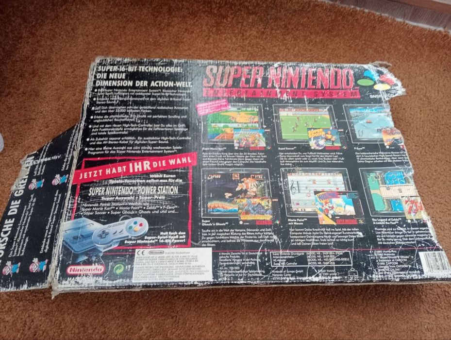Продам две консоли SUPER NINTENDO одна и вторая хз название
