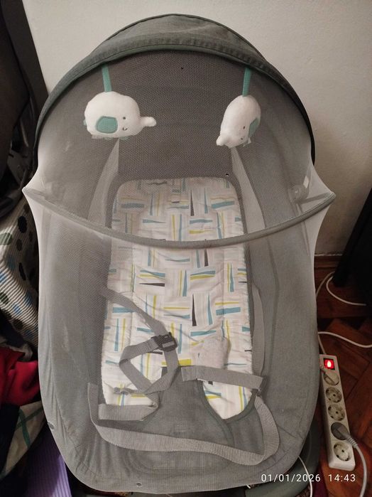 Balanço de bebé elétrico