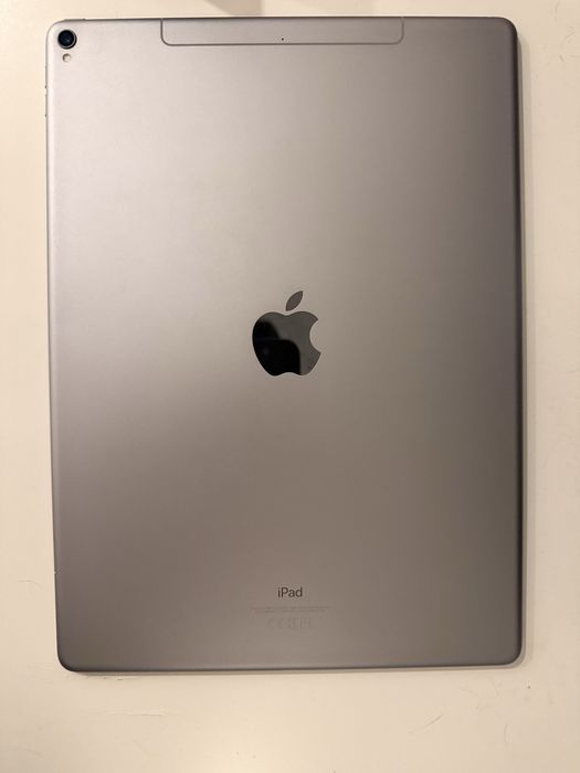 iPad Pro 12.9” 256GB Wi-Fi + Cellular + Apple Pencil + Teclado Oficial | Bom Estado